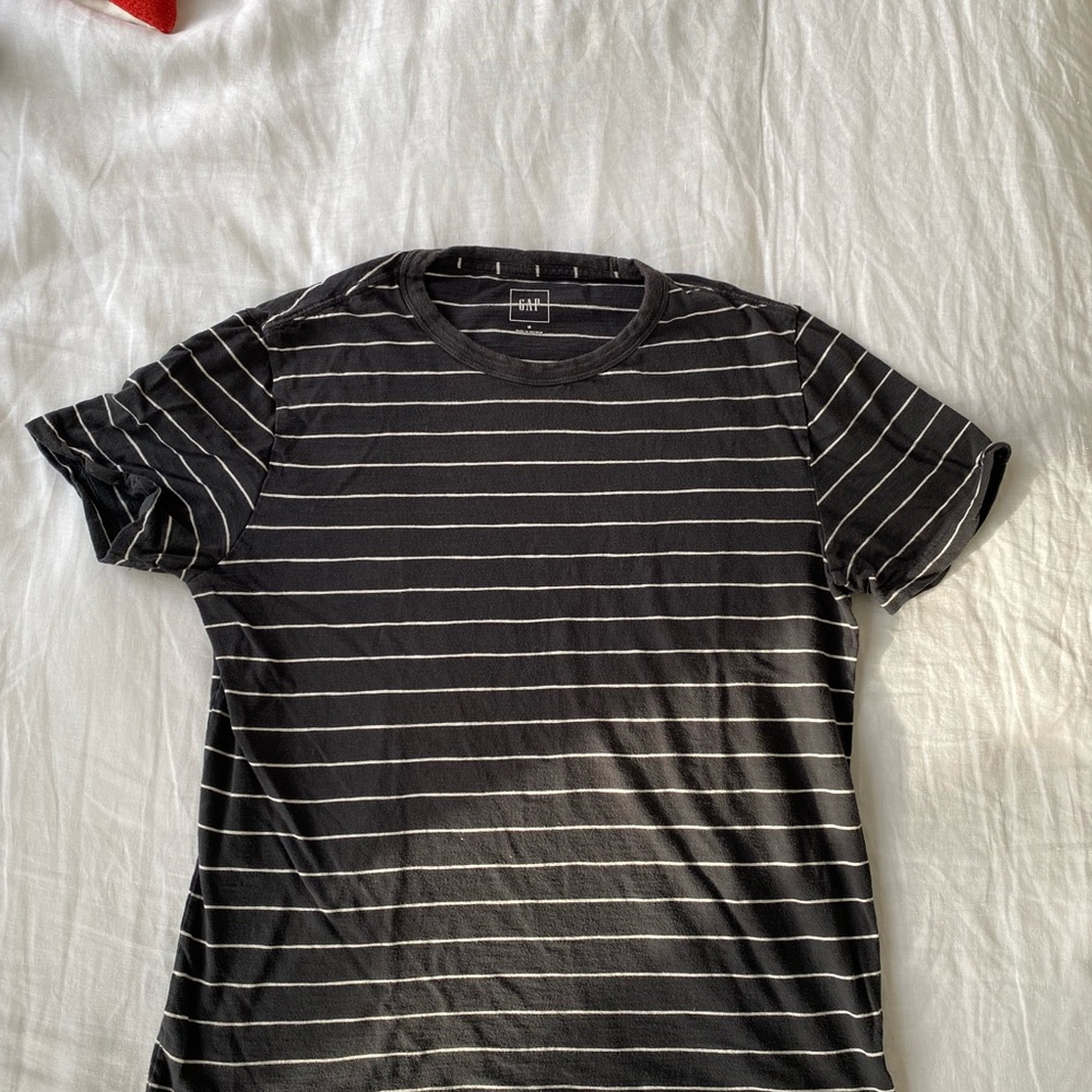 FOUR t shirt bundle of solids and stripes! gray and white neutrals